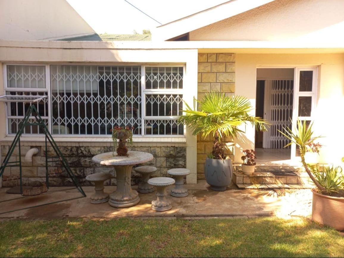 Anri Guesthouse Bloemfontein Exteriér fotografie