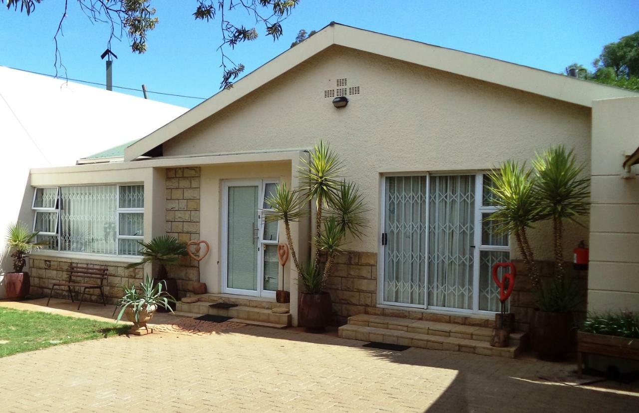 Anri Guesthouse Bloemfontein Exteriér fotografie